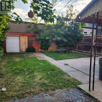 Toronto (Dovercourt-Wallace Emerson-Junction) apartment for rent - 16 RUSSETT AVENUE