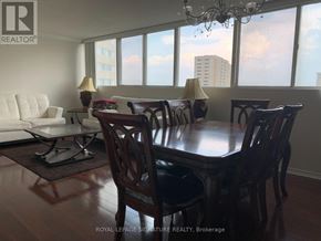 Mississauga (Mississauga Valleys) condo for rent - A dining room with a table and chairs.