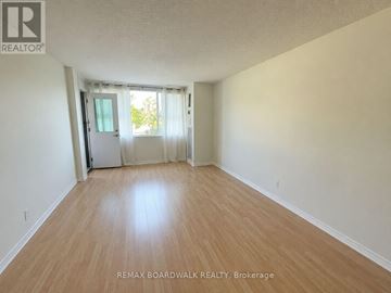 Ottawa condo for rent - 407 - 555 BRITTANY DRIVE 407