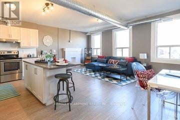 Hamilton (Stipley) townhouse for rent - 1006 - 1000 KING STREET E 1006