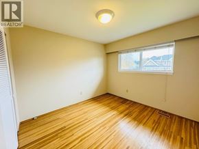 Richmond apartment for rent - A room with wooden flooring and a window.