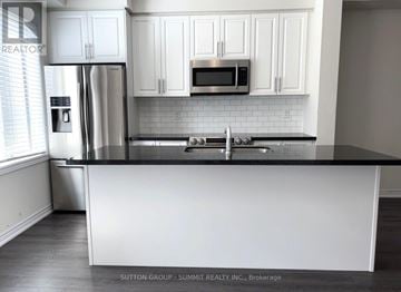 Caledon townhouse for rent - 109 BENADIR AVENUE