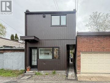 Toronto (Palmerston-Little Italy) townhouse for rent - LANEWAY - 598 CRAWFORD STREET Laneway