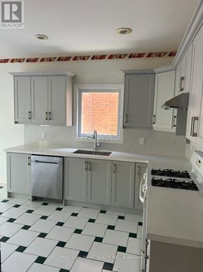 Richmond Hill (Westbrook) apartment for rent - 10 BUCKHORN AVENUE