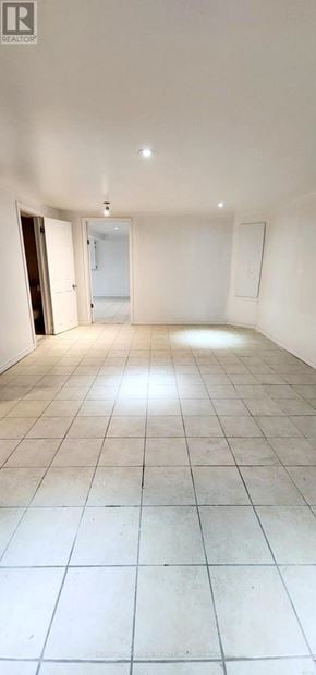 Mississauga (East Credit) apartment for rent - LOWER FLOOR - 27 MAIN STREET