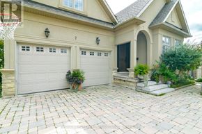 Richmond Hill (South Richvale) apartment for rent - A house with a basketball hoop in the front yard.