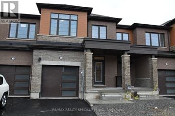 Thorold (Rolling Meadows) townhouse for rent - A large house with a garage is for sale.