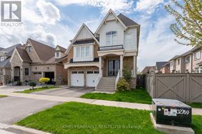 King (King City) apartment for rent - A large, well-maintained house with a driveway and a mailbox in front.
