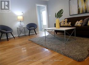 Barrie (Edgehill Drive) duplex for rent - A living room with a couch, chairs, and a coffee table.