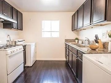 Los Angeles apartment for rent - 1193 West 36th Place