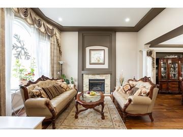 Surrey apartment for rent - 8370 168A STREET
