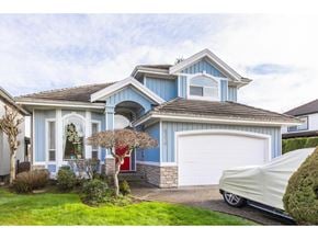 Surrey apartment for rent - 8370 168A STREET