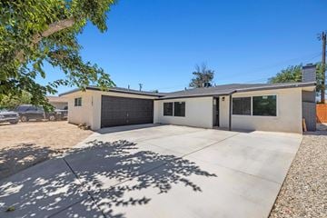 Lancaster house for rent - 1103 W Avenue J10