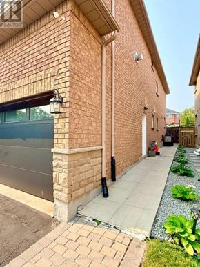 Richmond Hill (Devonsleigh) apartment for rent - 34 LINDA MARGARET CRESCENT N
