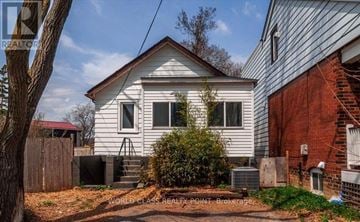 Toronto (Birchcliffe-Cliffside) apartment for rent - 1 MCINTOSH STREET