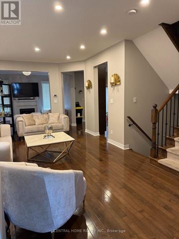 Richmond Hill (Westbrook) apartment for rent - A living room with a white couch and a coffee table.