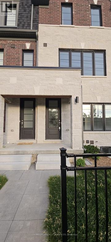Mississauga (East Credit) townhouse for rent - 5911 SAIGON STREET