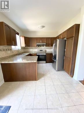 Richmond Hill (Rouge Woods) apartment for rent - 138 FARMSTEAD ROAD
