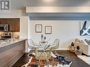 Oakville (Co Central) condo for rent - 204 - 65 SPEERS ROAD 204