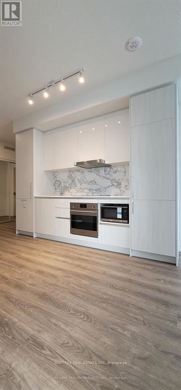 Vaughan (Vaughan Corporate Centre) condo for rent - 4106 - 195 COMMERCE STREET 4106