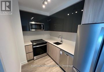 Toronto (Downsview-Roding-Cfb) condo for rent - 1014 - 3100 KEELE STREET 1014
