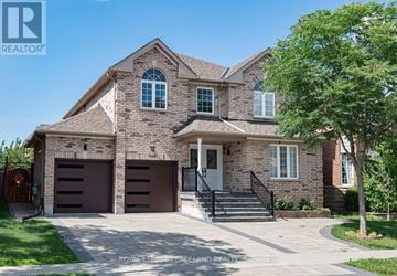 Newmarket (Woodland Hill) apartment for rent - 152 FLAGSTONE WAY