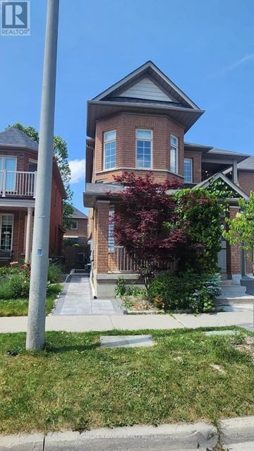 Richmond Hill (Oak Ridges) apartment for rent - 51 WALDRON CRESCENT