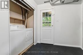 London North (North P) townhouse for rent - A laundry room with a washer and dryer in it.