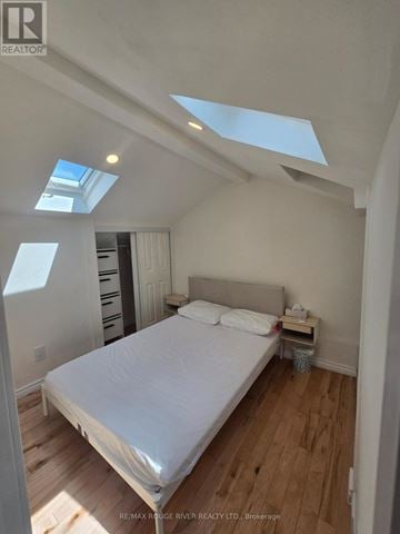 Toronto (Kensington-Chinatown) townhouse for rent - 6 LIPPINCOTT ST STREET