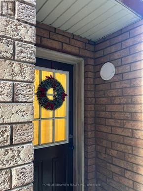 Vaughan (Patterson) apartment for rent - A door with a wreath on it.