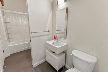 Oakland house for rent - 7 Ealing Lane