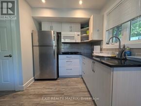 Ottawa duplex for rent - B - 222 BLACKBURN AVENUE B