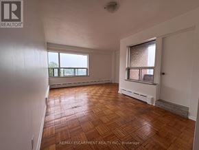 Hamilton (Durand) multi-family for rent - 405 - 325A JAMES STREET S 405