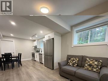 Windsor apartment for rent - 917 Mckay AVENUE Unit# Back Room 1-5