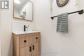 Hamilton (Lakeshore) townhouse for rent - 17 SOUTHSHORE CRESCENT