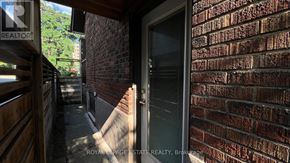 Toronto (The Beaches) apartment for rent - 372 VICTORIA PARK AVENUE