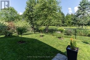 Huntsville (Chaffey) house for rent - A well-maintained garden with a variety of trees and plants.