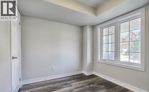 Cambridge townhouse for rent - A room with a window and a door.