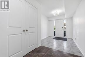 Hamilton (Waterdown) townhouse for rent - 17 SAVAGE DRIVE