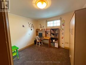 Brampton (Downtown Brampton) apartment for rent - A room with a desk and a chair in it.