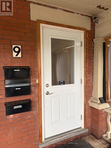 London South (South F) triplex for rent - 9 BEACONSFIELD AVENUE