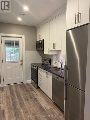 London South (South F) triplex for rent - 9 BEACONSFIELD AVENUE