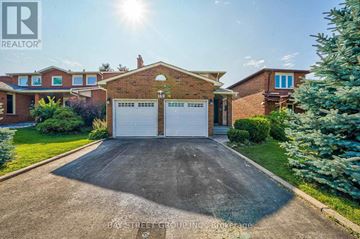 Vaughan (Maple) apartment for rent - A house with a garage is for sale.