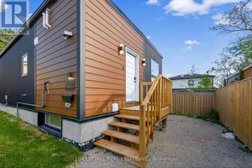 Toronto (Banbury-Don Mills) apartment for rent - R - GARDEN - 42 CHATFIELD DRIVE R - GARDEN