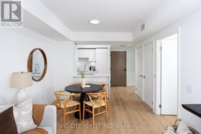Toronto (Thorncliffe Park) condo for rent - A well-lit dining area with a round table and chairs.