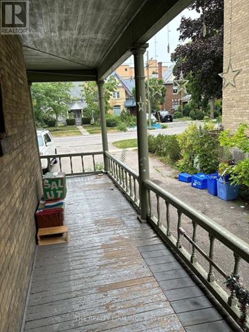 London East (East F) fourplex for rent - A - 361 PICCADILLY STREET A