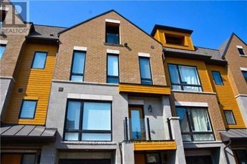 Toronto (Newtonbrook East) townhouse for rent - 15 KENNETH WOOD CRESCENT