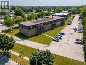 London apartment for rent - 390 ADMIRAL Drive Unit# 112 112