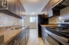 London apartment for rent - 390 ADMIRAL Drive Unit# 112 112