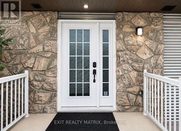 Russell apartment for rent - A - 785 NOTRE DAME STREET A